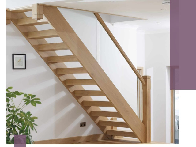 Изготовление деревянных лестниц под ключ в Евпатории для дома