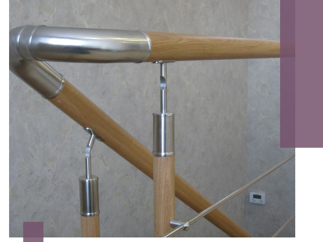 Комбинированные перила на заказ в Евпатории — монтаж и производство