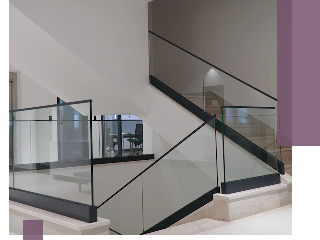 Стеклянные перила премиум-класса с установкой в Евпатории