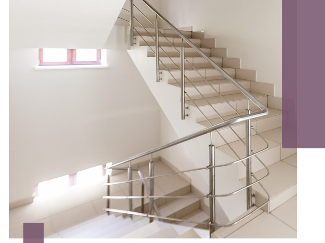 Установка и замена перил в подъезде в Евпатории