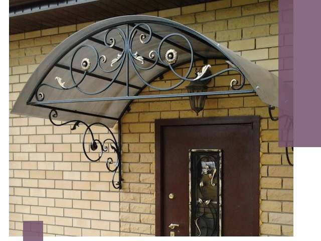 Изготовление козырьков из металла под ключ в Евпатории