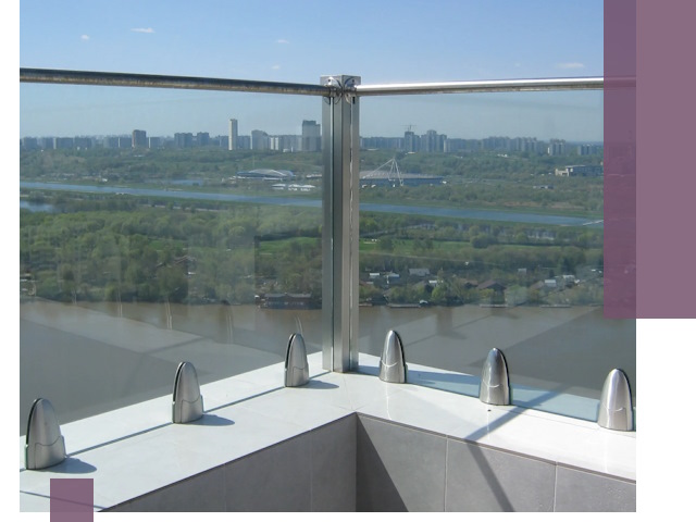 Стеклянные парапеты премиум класса в Евпатории для домов и бизнесов