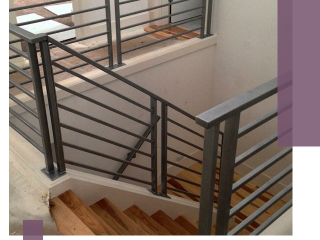 Изготовление поручней из металла и дерева в Евпатории